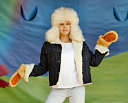 Шапка "Саша", джинсовая куртка на натуральной овчине, варежки "Медвежья лапа"